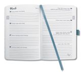 Zápisník, A6, týždenný, 2024, reliéfny obal, SIGEL &quot;Jolie&quot;, kobaltová modrá