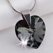 Retiazka, Made with SWAROVSKI® elements, prívesok v tvare srdiečka, čierny diamant